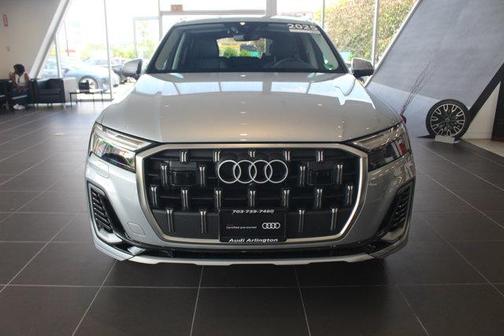 2025 Audi Q7 55 Premium Plus