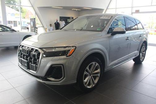 2025 Audi Q7 55 Premium Plus