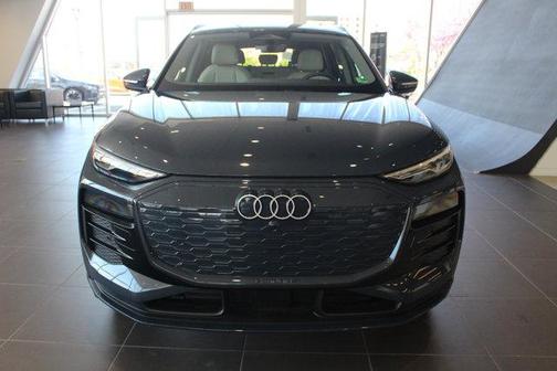 2025 Audi Q6 e-tron Premium quattro