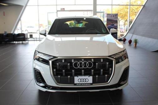 2025 Audi Q7 55 Premium Plus