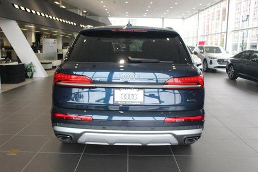 2025 Audi Q7 45 Premium Plus