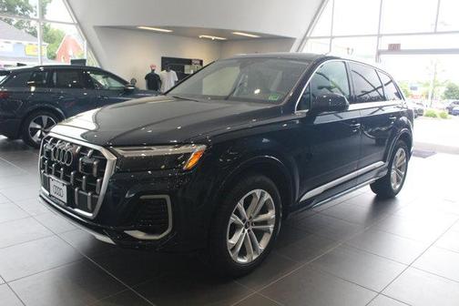2025 Audi Q7 45 Premium Plus