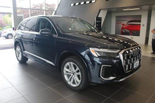 2025 Audi Q7 45 Premium Plus