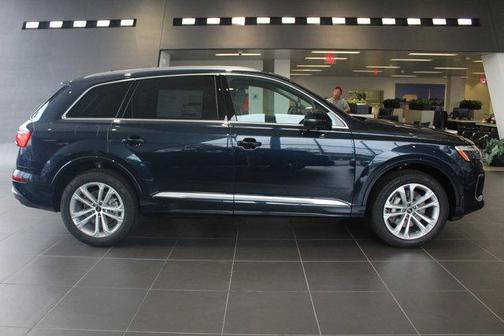 2025 Audi Q7 45 Premium Plus
