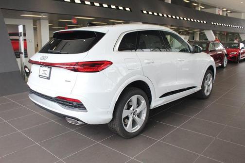 2025 Audi Q5 Premium Plus