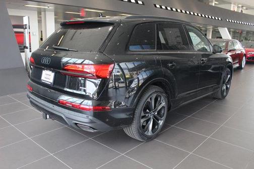 2025 Audi Q7 55 Premium Plus