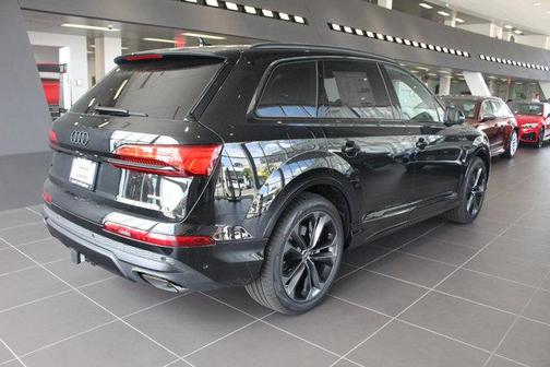 2025 Audi Q7 55 Premium Plus