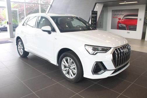 2025 Audi Q3 Premium 45 TFSI S line quattro Tiptronic