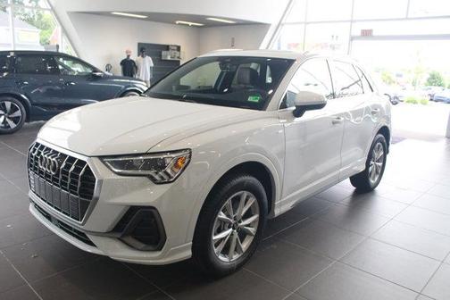 2025 Audi Q3 Premium 45 TFSI S line quattro Tiptronic
