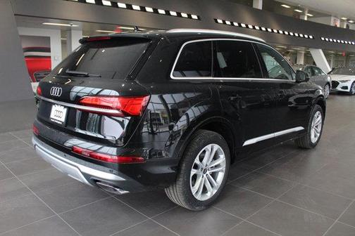 2025 Audi Q7 55 Premium Plus