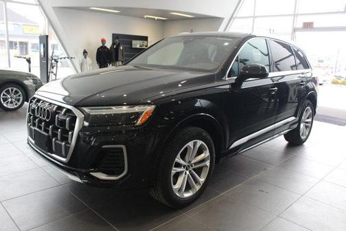 2025 Audi Q7 55 Premium Plus