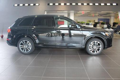 2026 Audi Q7 55 Premium