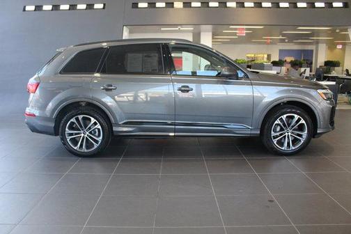 2025 Audi Q7 45 Premium Plus