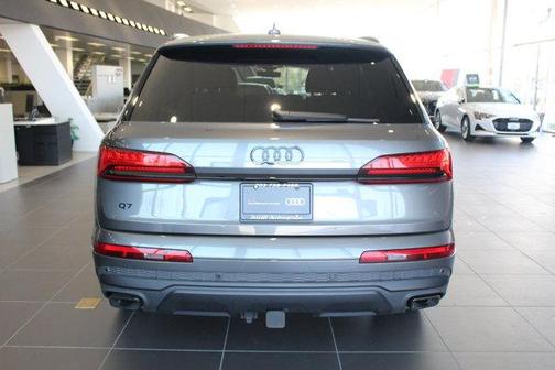 2025 Audi Q7 45 Premium Plus