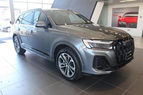 2025 Audi Q7 45 Premium Plus