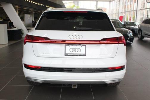 2021 Audi e-tron Premium Plus