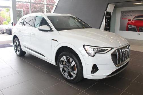 2021 Audi e-tron Premium Plus