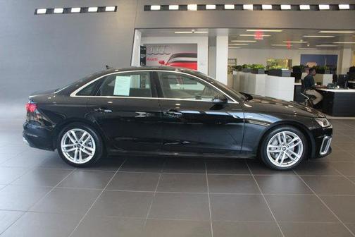 2022 Audi A4 45 S line Premium Plus