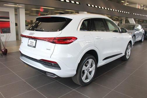 2025 Audi Q5 Premium Plus