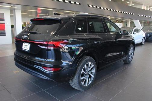 2025 Audi Q6 e-tron Premium quattro