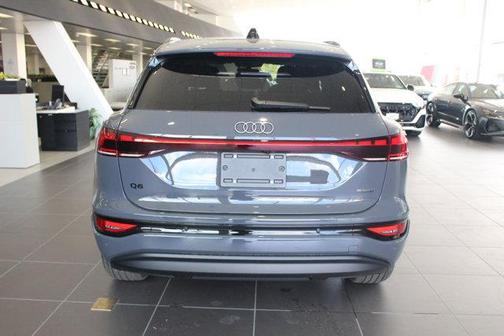 2025 Audi Q6 e-tron Premium quattro