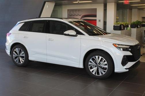 2025 Audi Q4 e-tron Premium 45 RWD