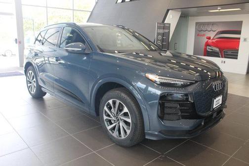 2025 Audi Q6 e-tron Premium Plus quattro