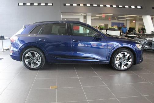 2022 Audi e-tron Premium