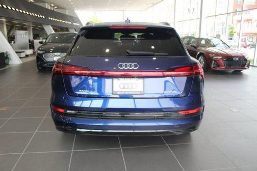 2022 Audi e-tron Premium