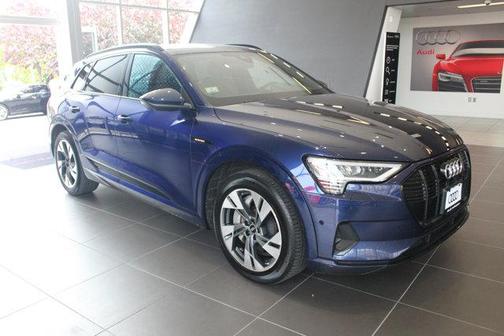 2022 Audi e-tron Premium