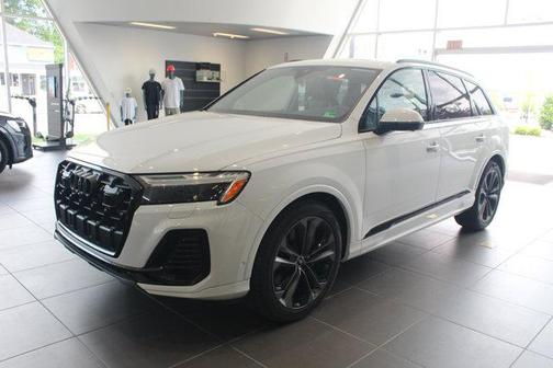 2025 Audi Q7 55 Premium Plus