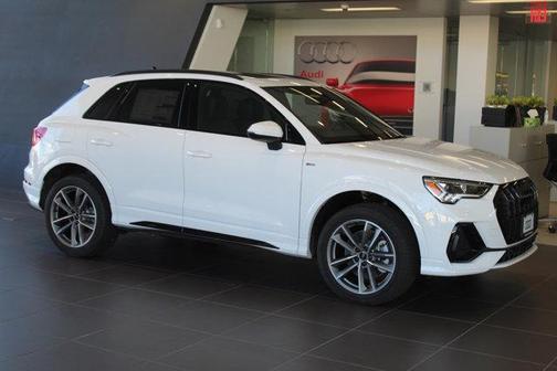 2025 Audi Q3 Premium 45 TFSI S line quattro Tiptronic