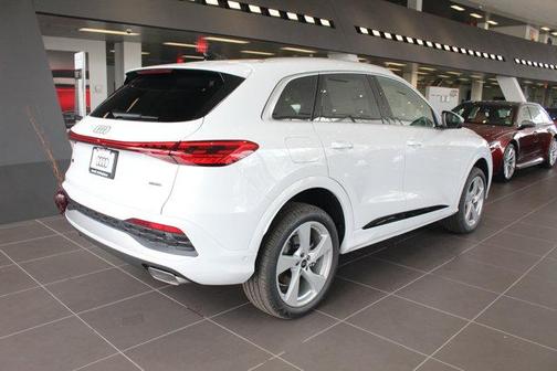 2025 Audi Q5 Premium Plus