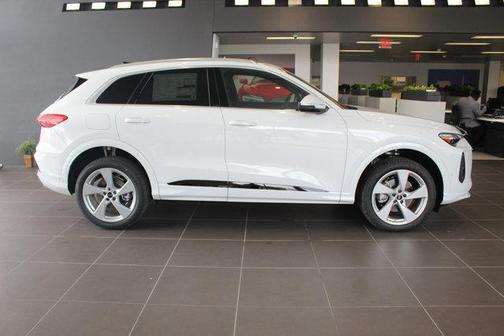 2025 Audi Q5 Premium Plus