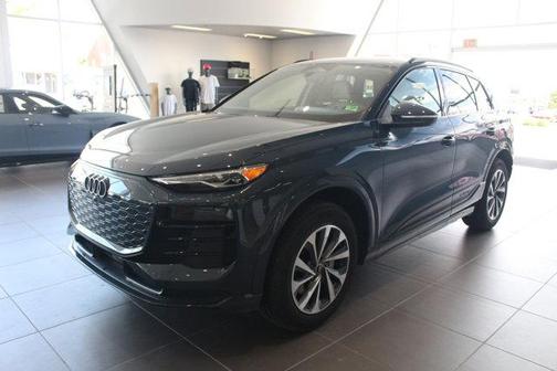 2025 Audi Q6 e-tron Premium quattro