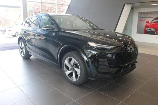 2025 Audi Q6 e-tron Premium Plus quattro