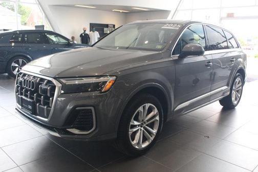 2025 Audi Q7 55 Premium Plus