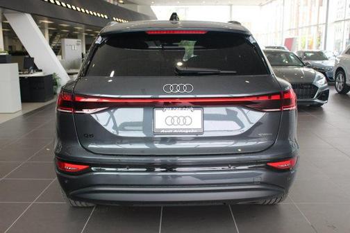 2025 Audi Q6 e-tron Prestige quattro