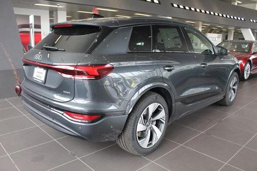 2025 Audi Q6 e-tron Prestige quattro