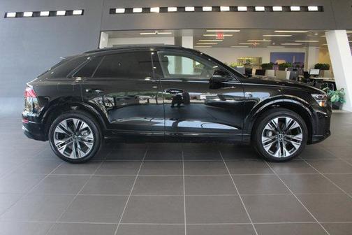 2025 Audi Q8 55 Premium Plus