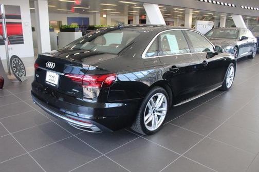 2022 Audi A4 45 S line Premium