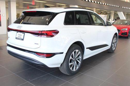 2025 Audi Q6 e-tron Premium Plus quattro