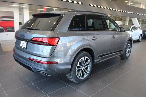 2025 Audi Q7 45 Premium