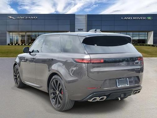 2025 Land Rover Range Rover Sport SE