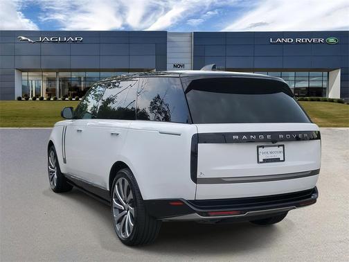 2025 Land Rover Range Rover P530 SE 7 Seat