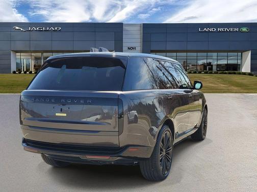 Grey 2026 Land Rover Range Rover P530 SE 7 Seat