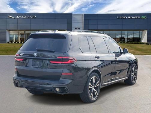 Black Sapphire Metallic 2024 BMW X7 xDrive40i