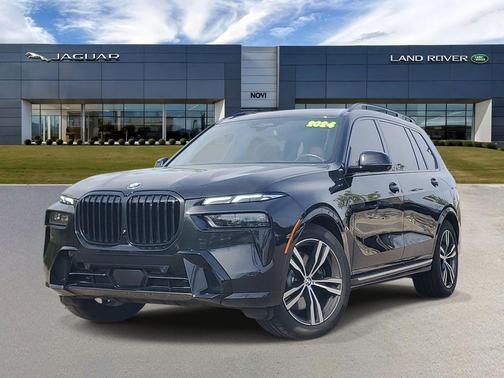Black Sapphire Metallic 2024 BMW X7 xDrive40i