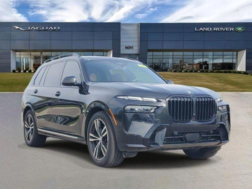 Black Sapphire Metallic 2024 BMW X7 xDrive40i