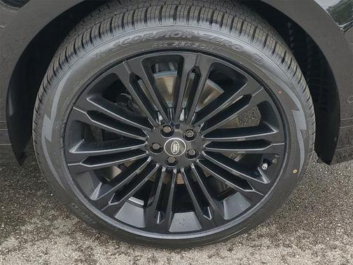 2026 Land Rover Range Rover Velar P400 Dynamic SE